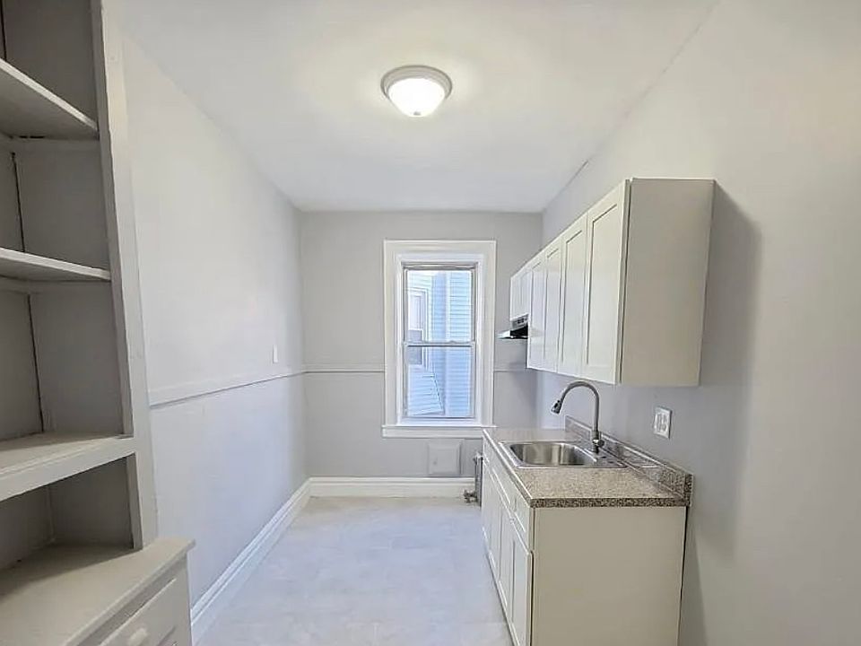 1st image of 375 Sanford Ave #307
