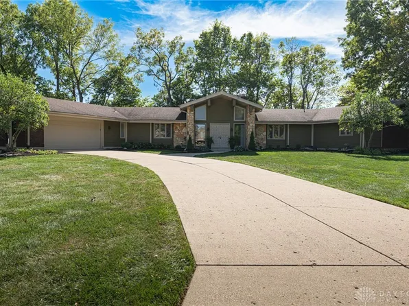 1208 Hidden Oaks Dr, Dayton, OH 45459
