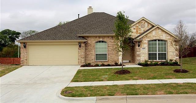 1st image of 929 Myers Meadow Dr