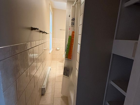 5th image of 2540 Penbrook Ave APT 1