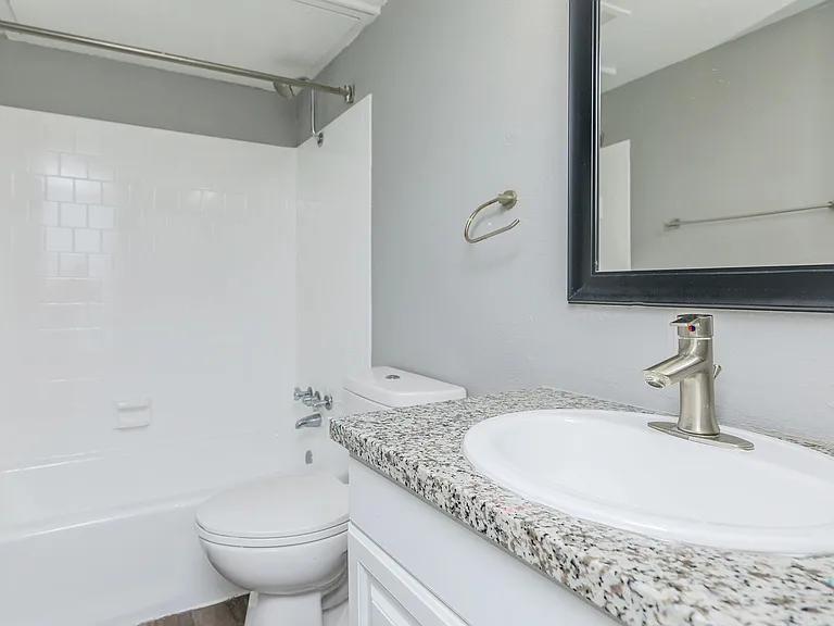 Camelot Apartments — Photo 36