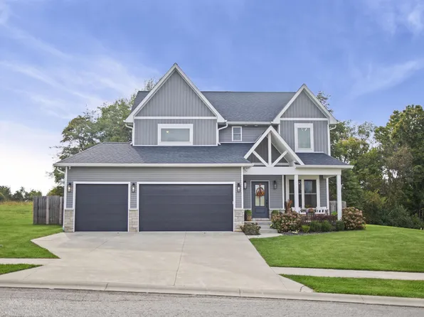 4697 N Triple Crown Dr, Bloomington, IN 47404