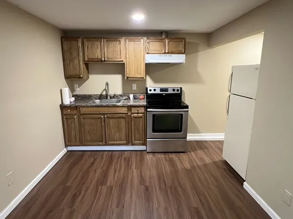 (undisclosed Address), Selden, NY 11784