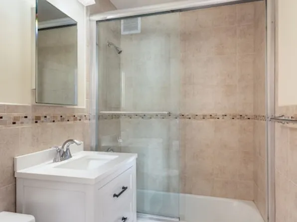 201 East 28th Street image 6 of 6