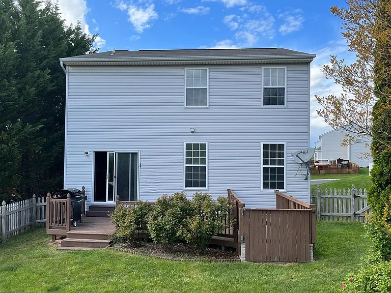 203 Byfield Rd — Photo 16