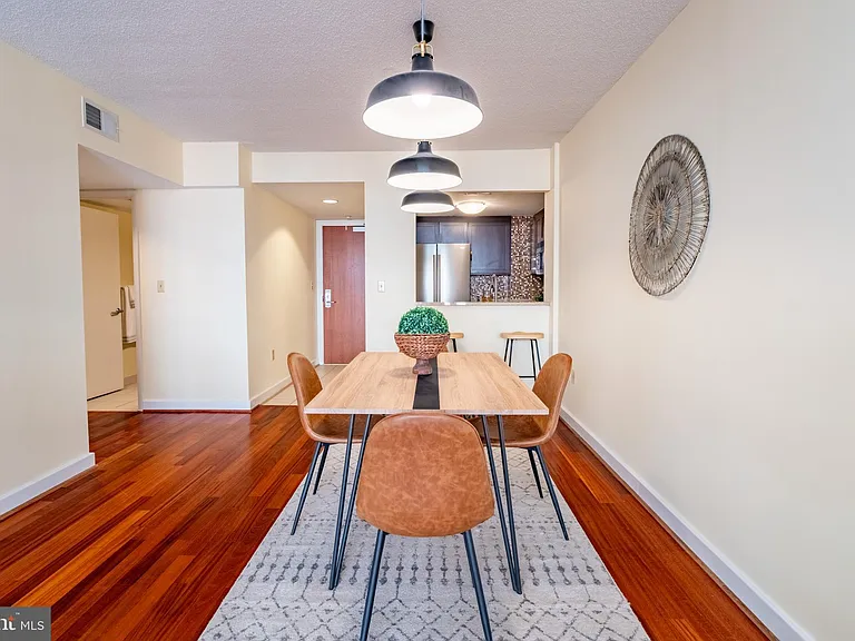 1150 K St NW #1008 — Photo 14