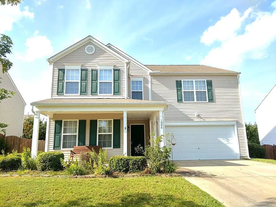 4 bed, 2.5 bath, 2736 sqft, $2,200 — Photo 1