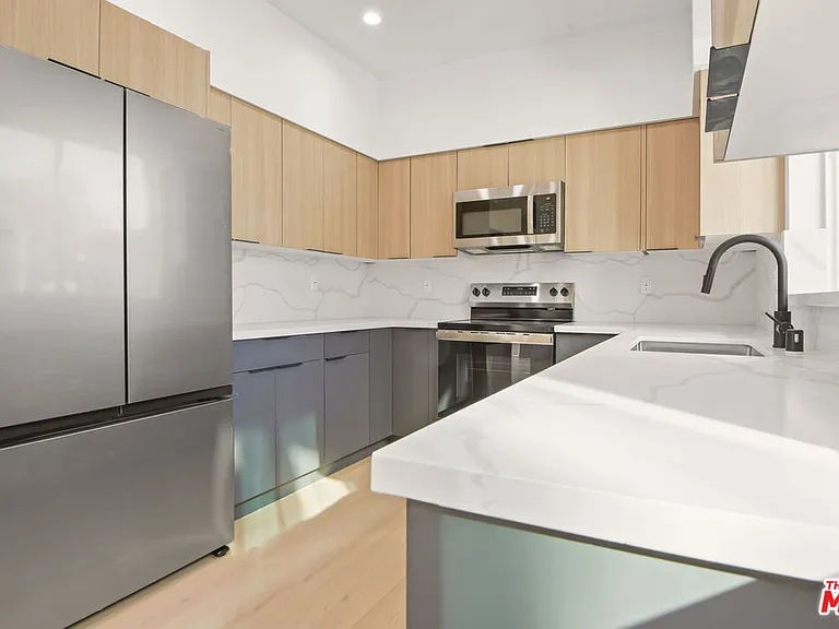 1709 S Burnside Ave #17091/2 — Photo 35
