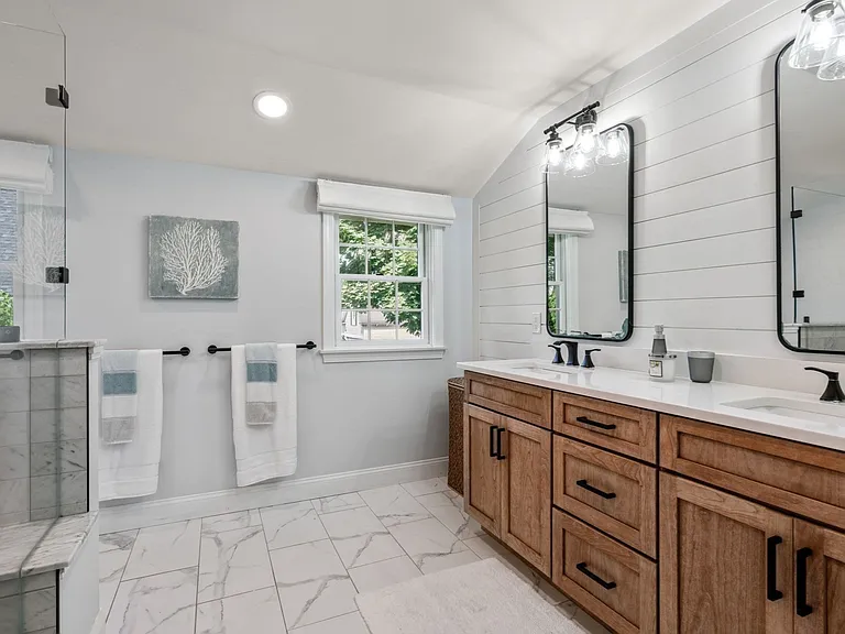 53 W Plain St #B — Photo 11