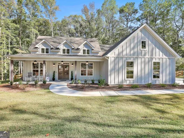 83 Puckett Station Dr, Moreland, GA 30259