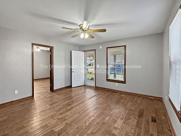 5th image of 2522 Dayton St