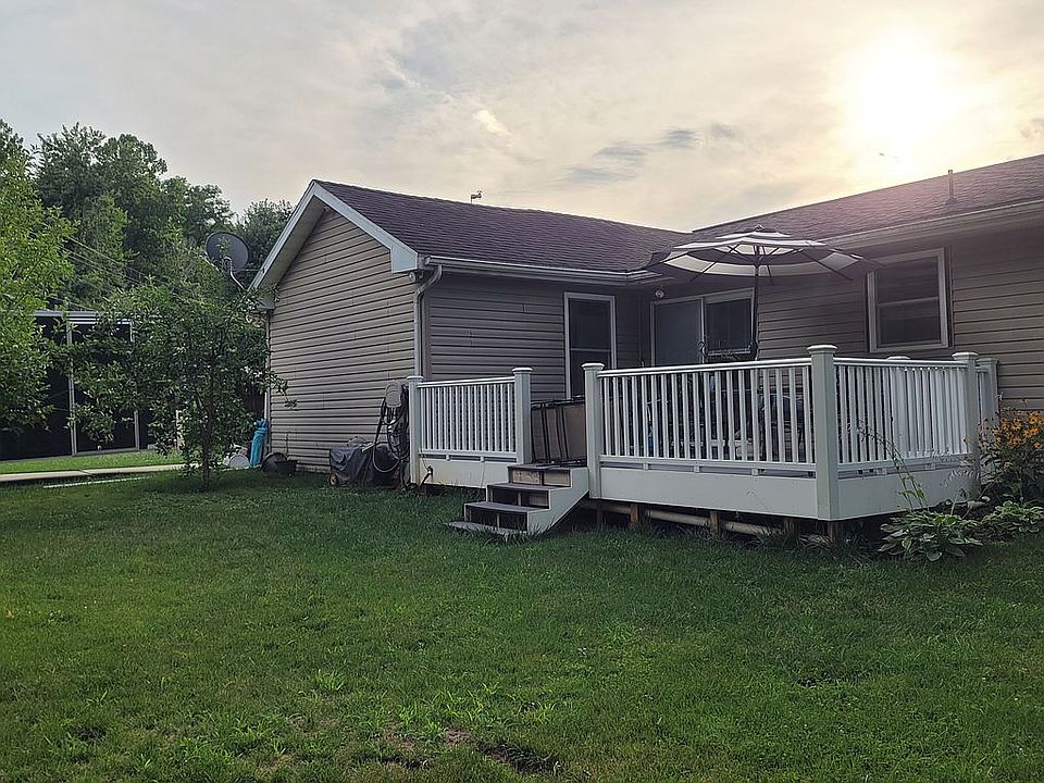 2nd image of 310 Canary Cir