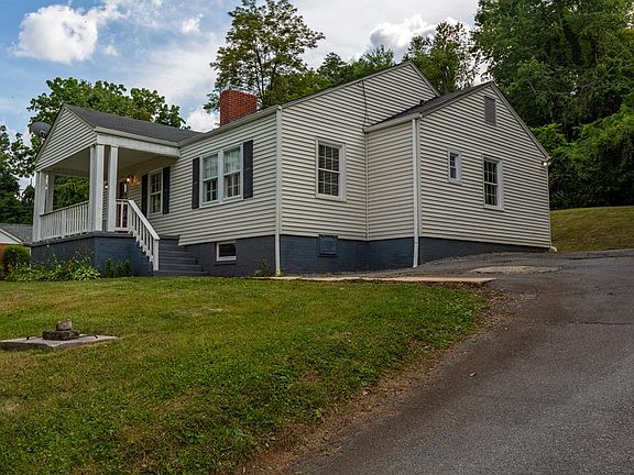 3rd image of 1334 Lee Hwy