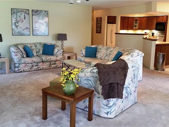 3rd image of 208 Dogwood Cir #208