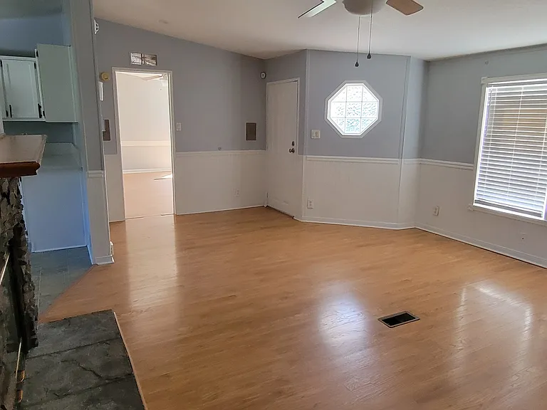 101 Wilbur Ln — Photo 13