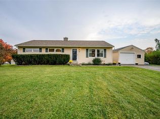 16 Aronica Dr, Rochester, NY 14623
