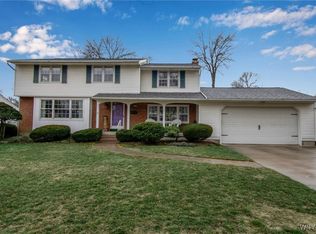 54 Surrey Run, Williamsville, NY 14221