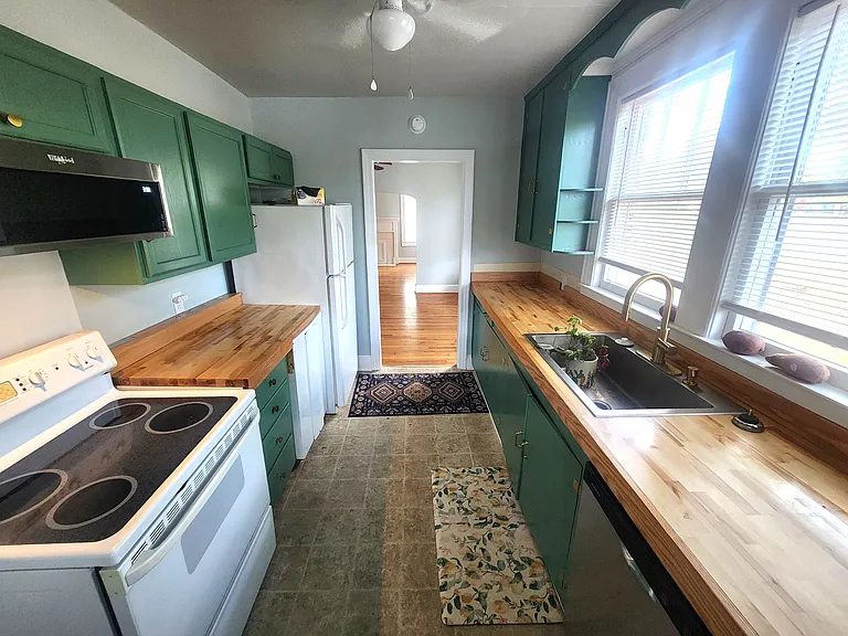 1001 B Ave — Photo 7