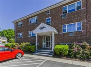 1075 Chestnut St APT 6, Newton, MA 02464