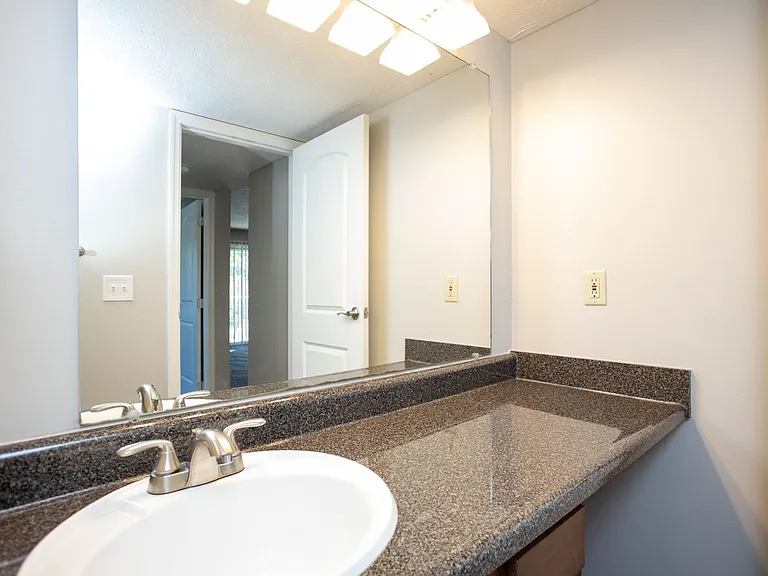 2137 Bentwood Cir #2137-1C — Photo 22