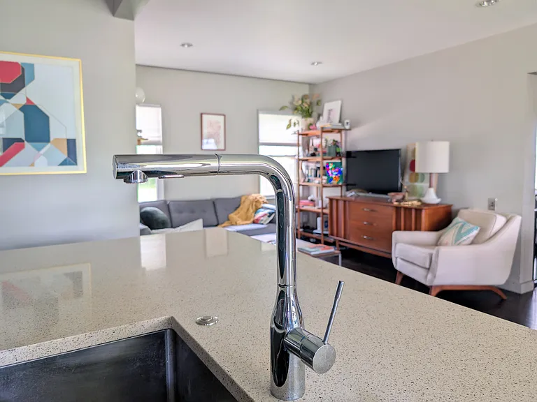 10026 Lake Gardens Dr — Photo 8
