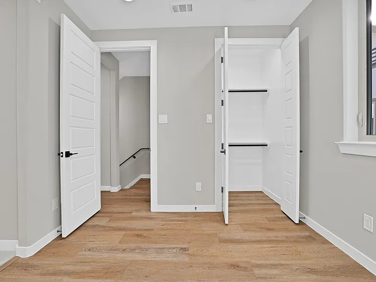 2815 Weisenberger St #201 — Photo 16