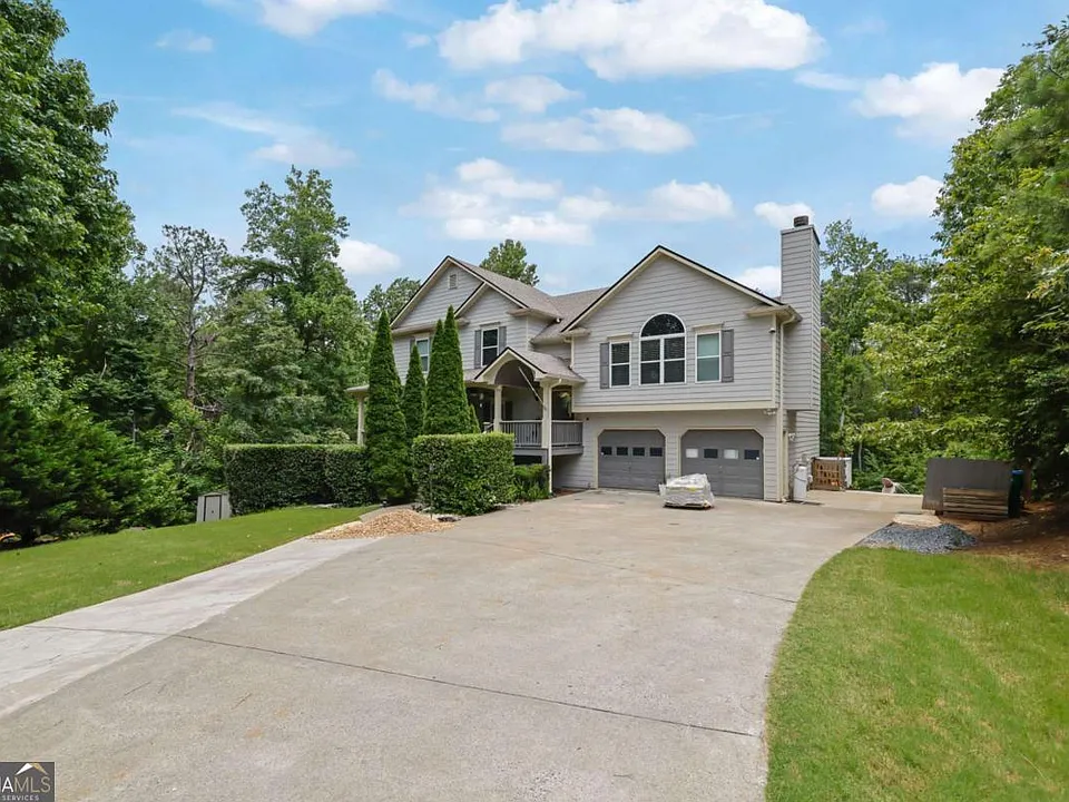 902 Whistler Ln