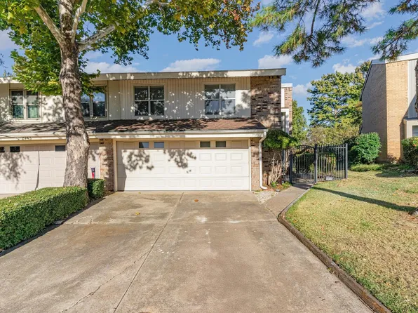 2945 Country Place Cir, Carrollton, TX 75006