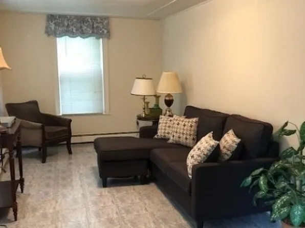 63 Manchester Ave, North Haledon, NJ 07508