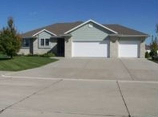 3317 Shawnee Ct, Grand Island, NE 68803