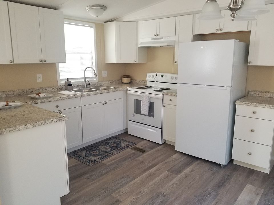 2nd image of 11337 Hudson Ave #42