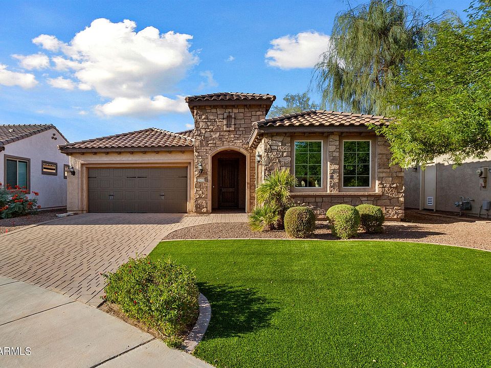 1st image of 26438 W Sequoia Dr
