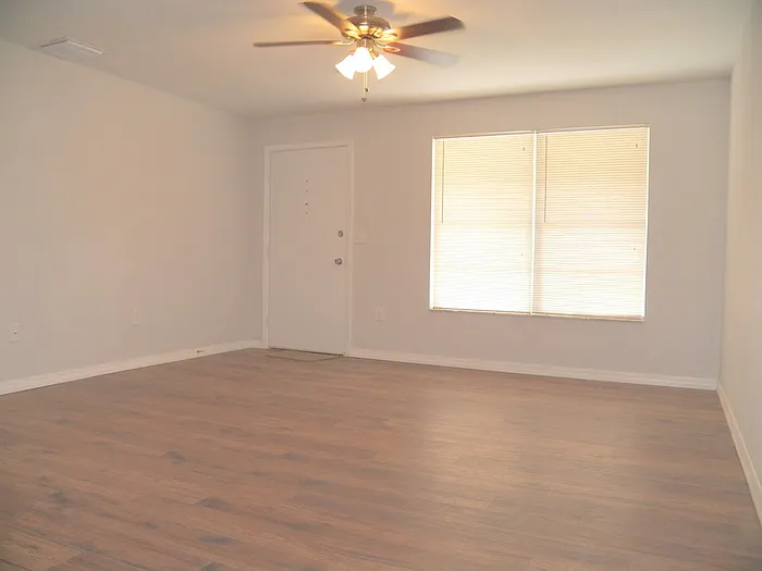 7109 Vallejo Way — Photo 2