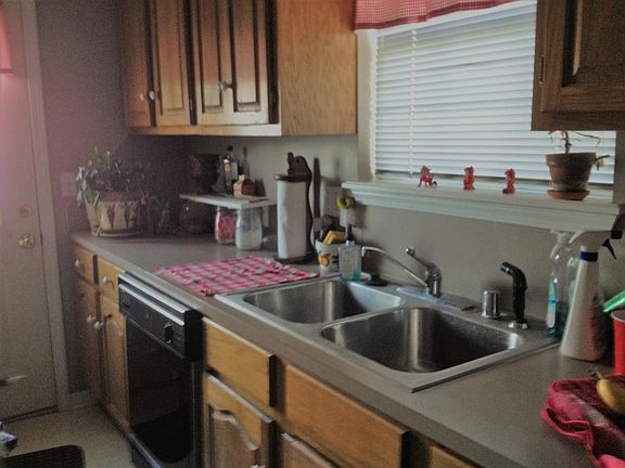 4th image of 662 N Meadowlands Dr