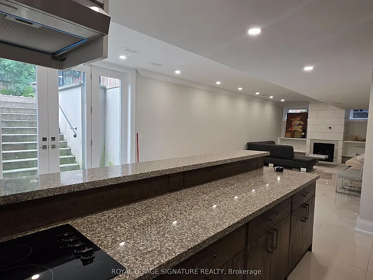12 Terrace Ave #LOWER — Photo 12