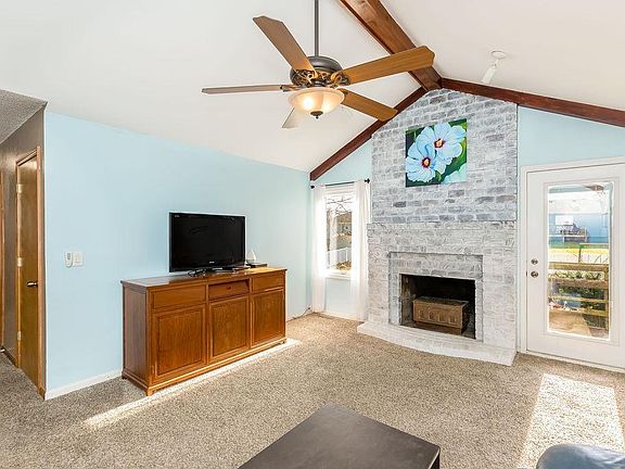 2nd image of 2111 NE Knollbrook St