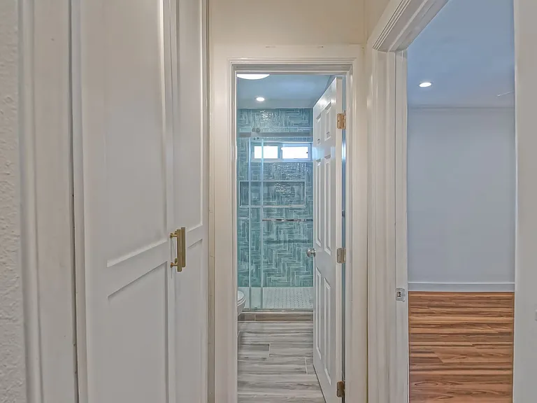 2621 Mathews Ave — Photo 24