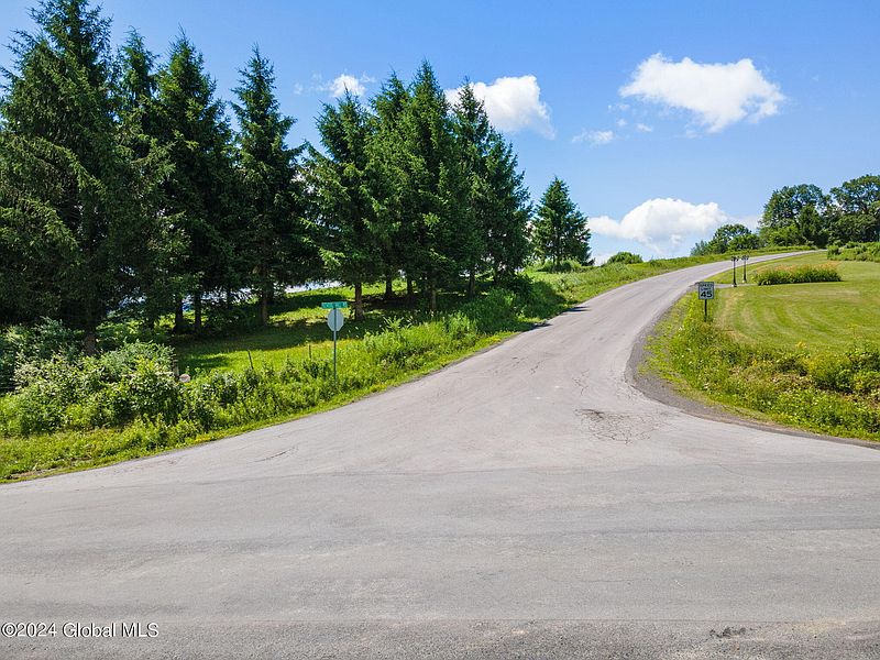 3rd image of L1.41 School Hill Road