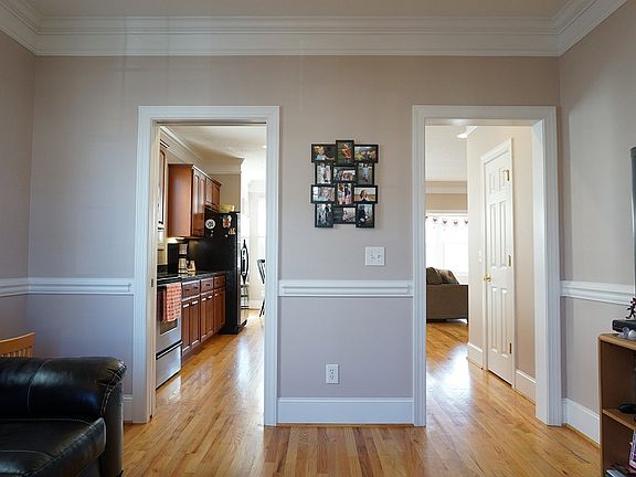 4th image of 1715 Honeysuckle Dr