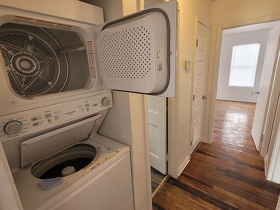 5th image of 2733 Hilltop Dr