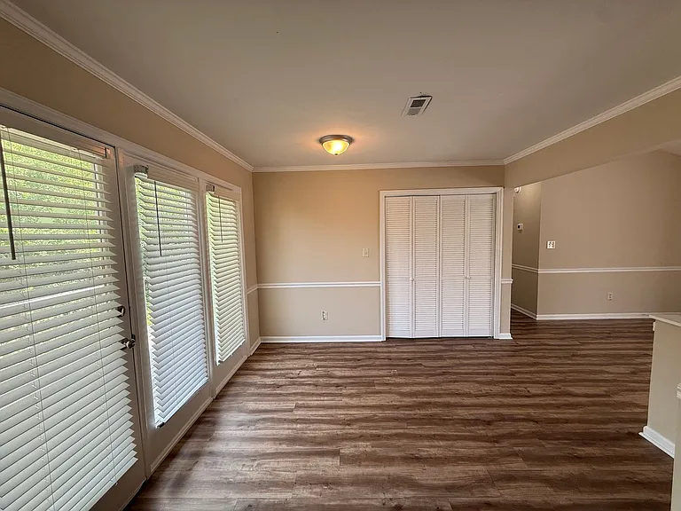 4720 Matt Dr — Photo 10