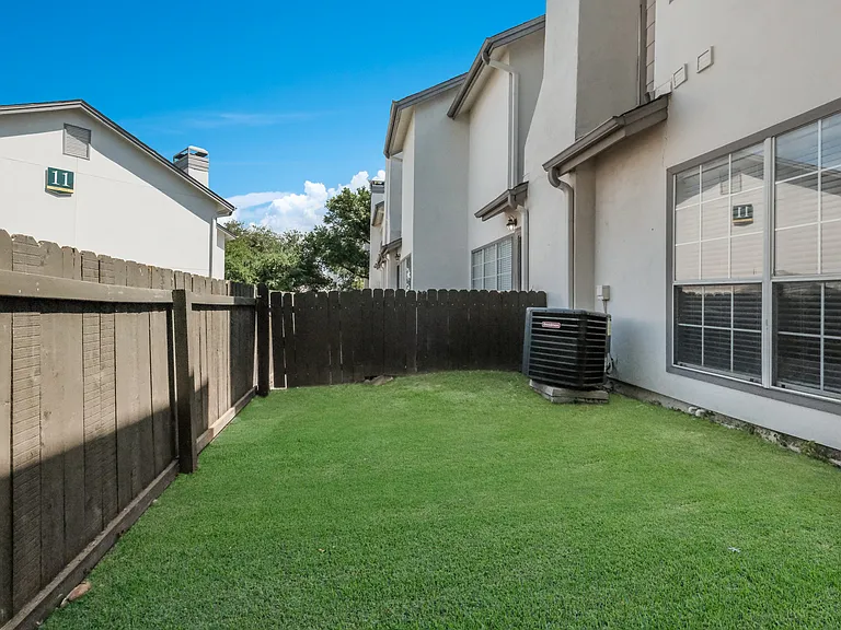 Castle Hills Townhomes — Photo 25