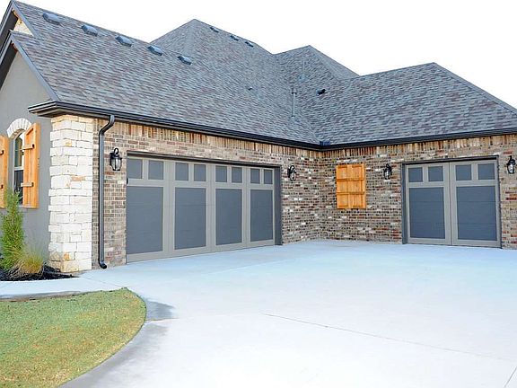 2nd image of 2423 Belle Crossing Dr