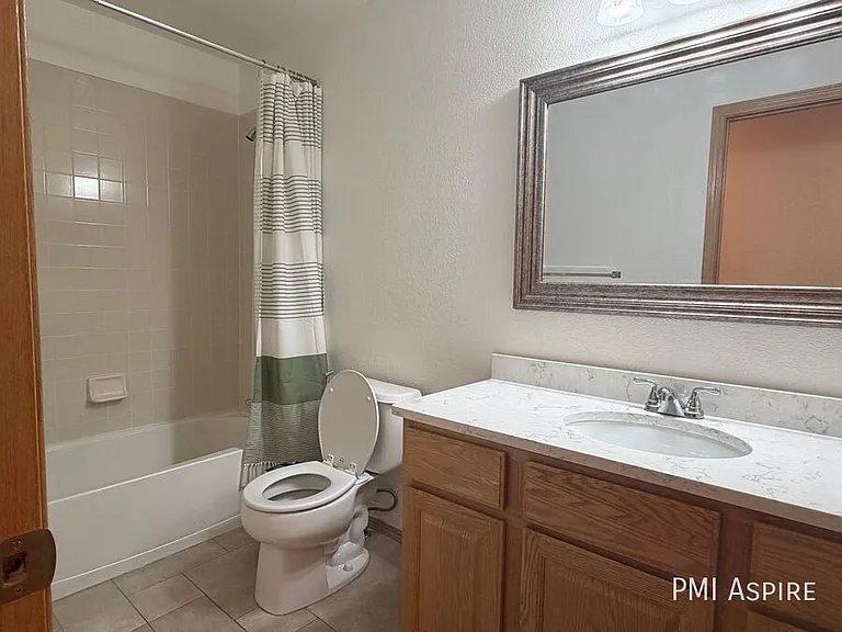 1424 Wildrose Dr — Photo 11