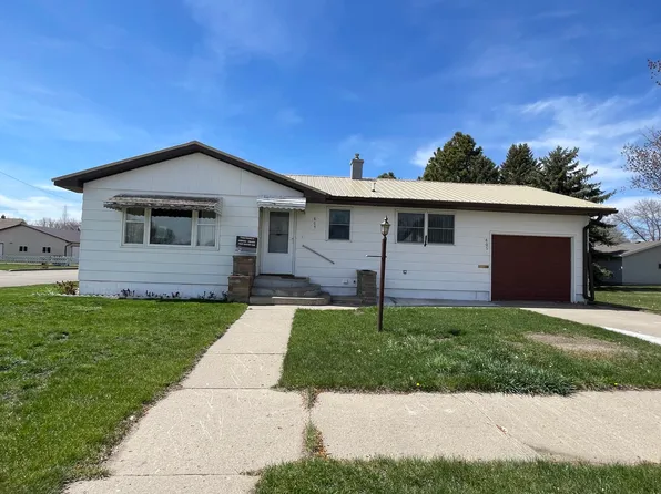 605 3rd Ave E, Mobridge, SD 57601