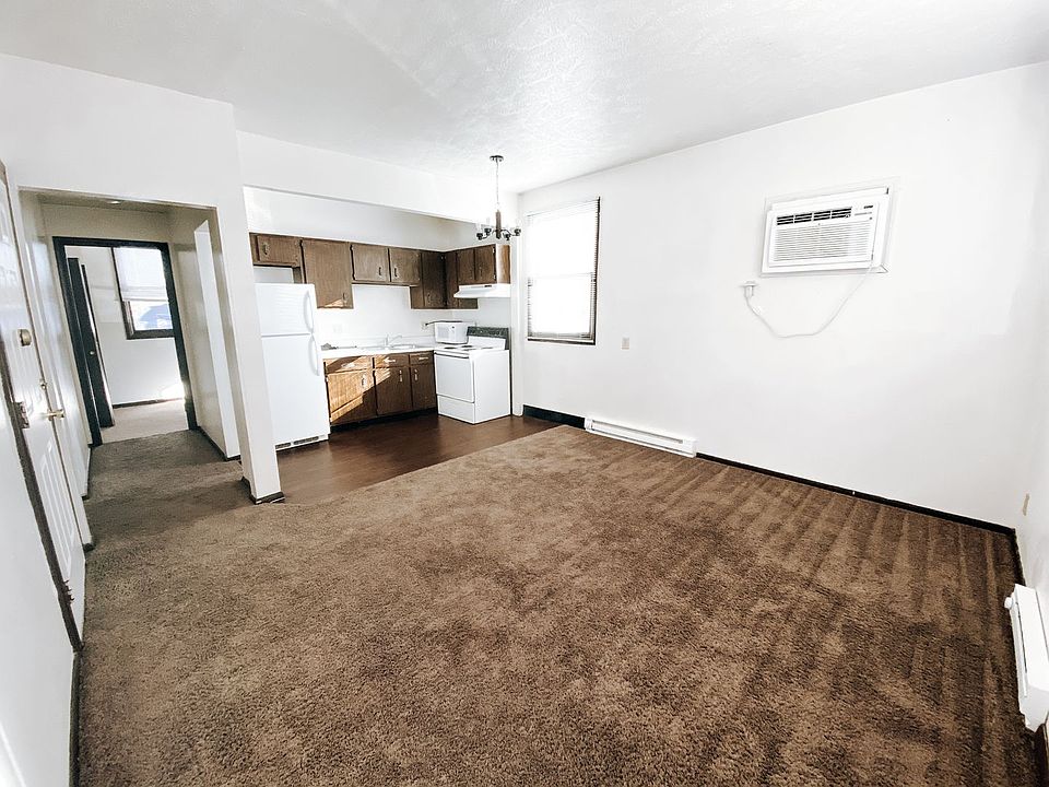 1st image of 215 1/2 Sheetz St APT 3
