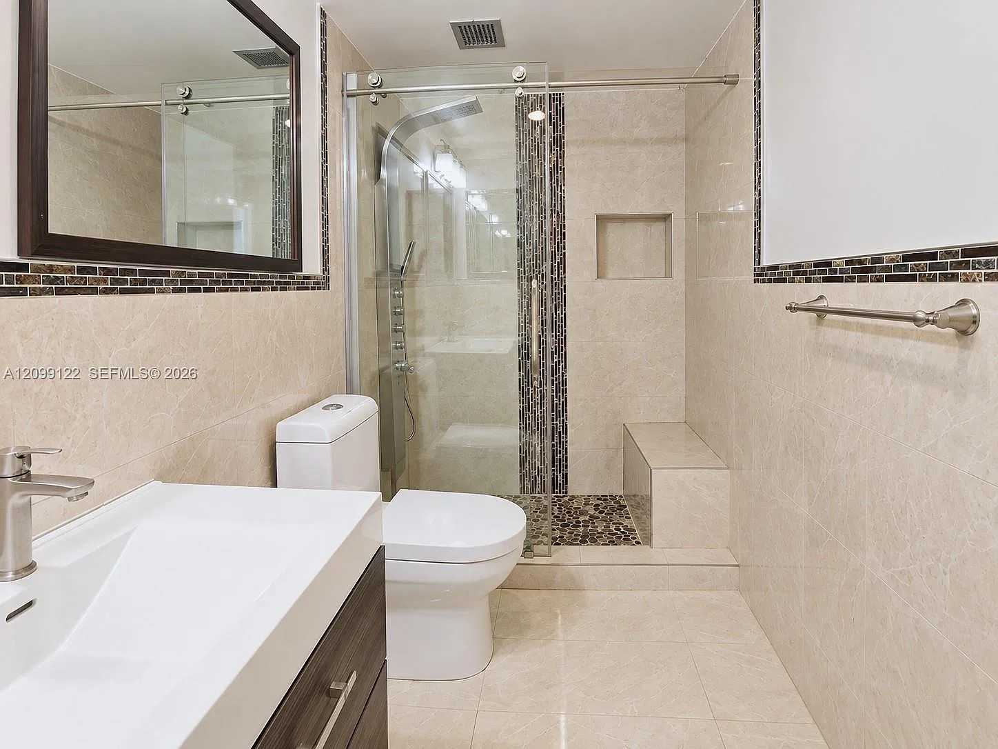 Admirals Port Condo West — Photo 4