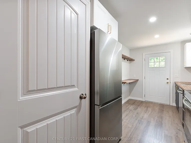 35 Inkerman St #MAIN — Photo 13