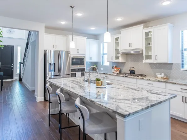 2280 Washington Dr, Carrollton, TX 75010