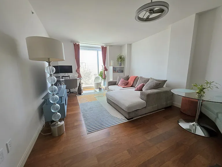 555 Fulton St #327 — Photo 5